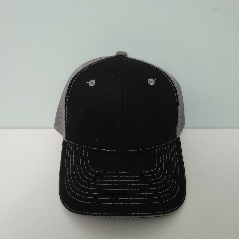 Mens unbranded golf or sports hat (adjustable)